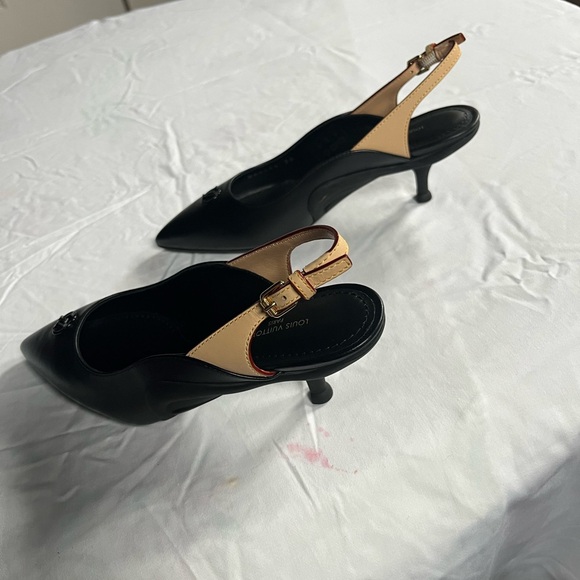 Nice sandals for any occasional, confor with 2 inch hills, support the arches. - Picture 6 of 6